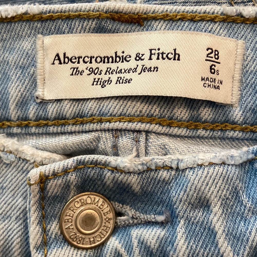 Abercrombie & Fitch 90s Relaxed Curve Love Jeans